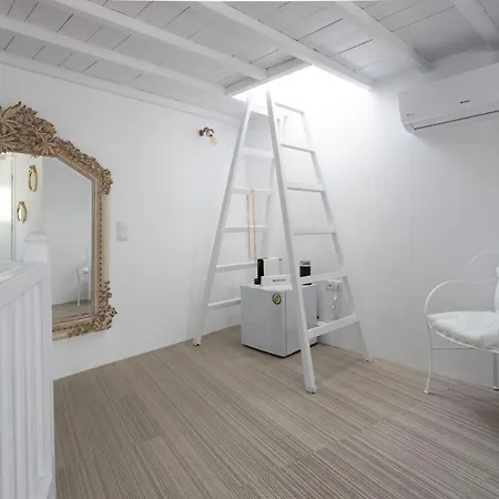 Aniko Chora Mykonos Town