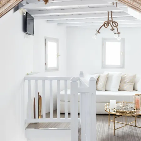 Aniko Chora Nyaraló *